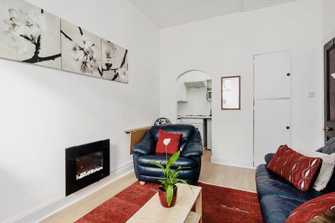 2 bedroom flat to rent, Tay Street EH11