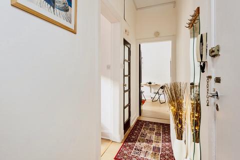 2 bedroom flat to rent, Tay Street EH11