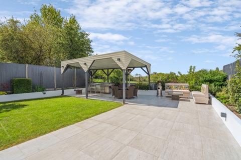 undefined, Arden Mhor, Pinner, HA5