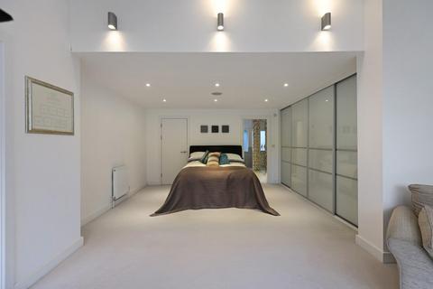 34 Coppice Avenue, Great Shelford, Cambridge, CB22 5AQ