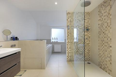 34 Coppice Avenue, Great Shelford, Cambridge, CB22 5AQ