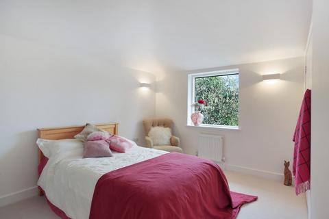 34 Coppice Avenue, Great Shelford, Cambridge, CB22 5AQ