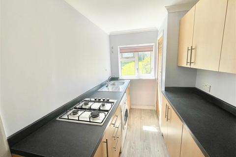 2 bedroom flat to rent, South Hill, Plymouth PL9