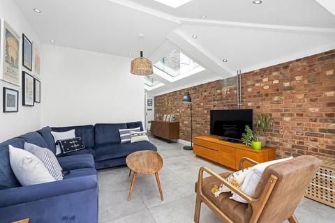 22 Millhouse Place, London, SE27 0UU