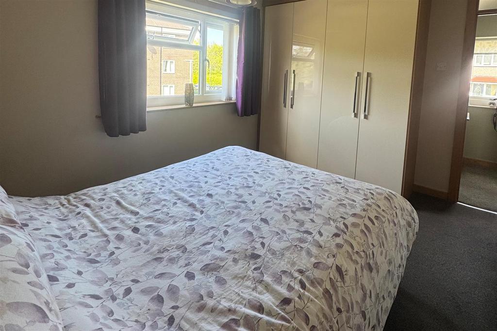 Bed 5.jpg