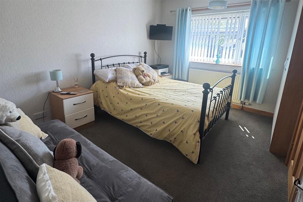 Bed 7.jpg