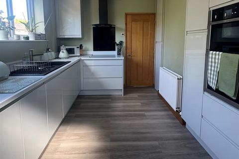 11 Edale Avenue, Denton, Manchester, M34 7NZ