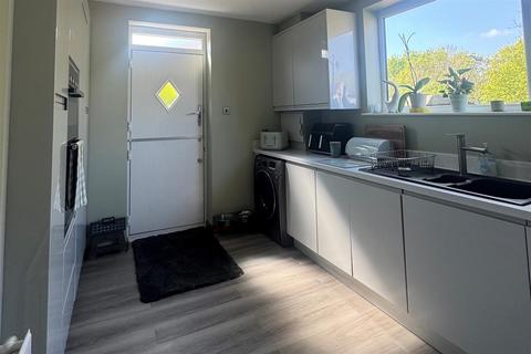 11 Edale Avenue, Denton, Manchester, M34 7NZ