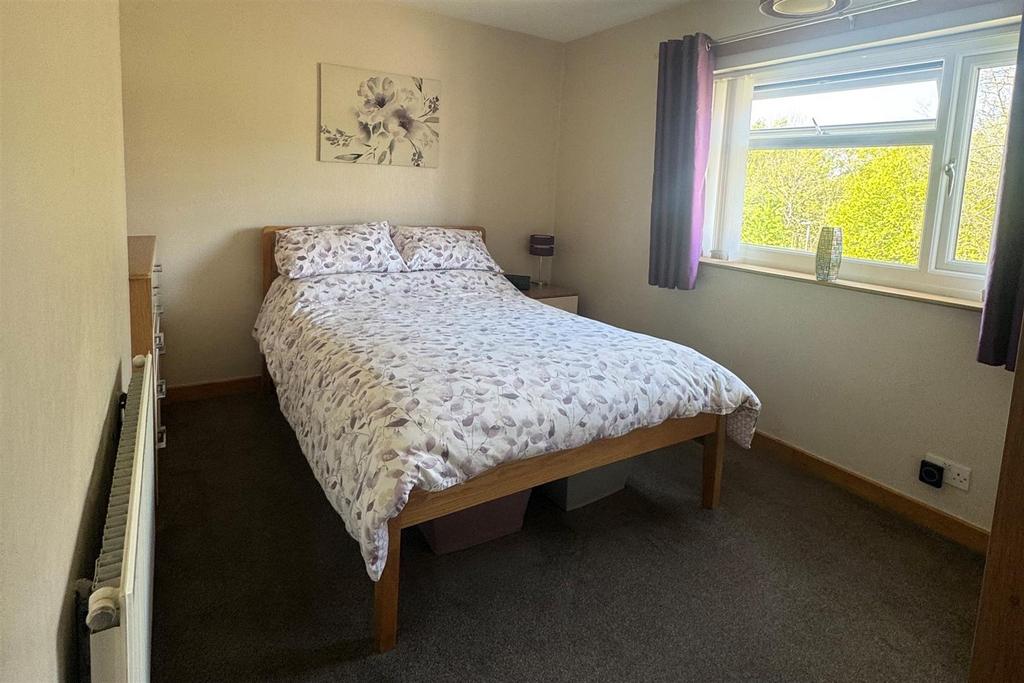 Bed 3.jpg