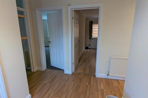 2 bedroom maisonette to rent, Laurel Court, Cuffley, Potters Bar