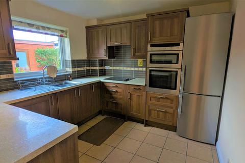 2 bedroom maisonette to rent, Laurel Court, Cuffley, Potters Bar