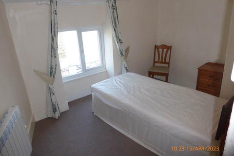 2 bedroom flat to rent, Carmarthen, ,