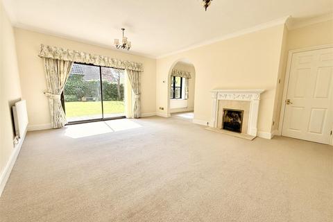 2 bedroom detached bungalow for sale, Bowmont Close, Hutton, Brentwood