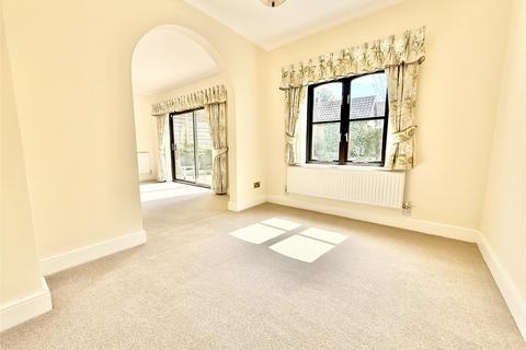 2 bedroom detached bungalow for sale, Bowmont Close, Hutton, Brentwood