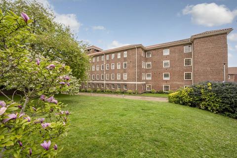 1 bedroom flat for sale, Scott Avenue, Putney, London, SW15