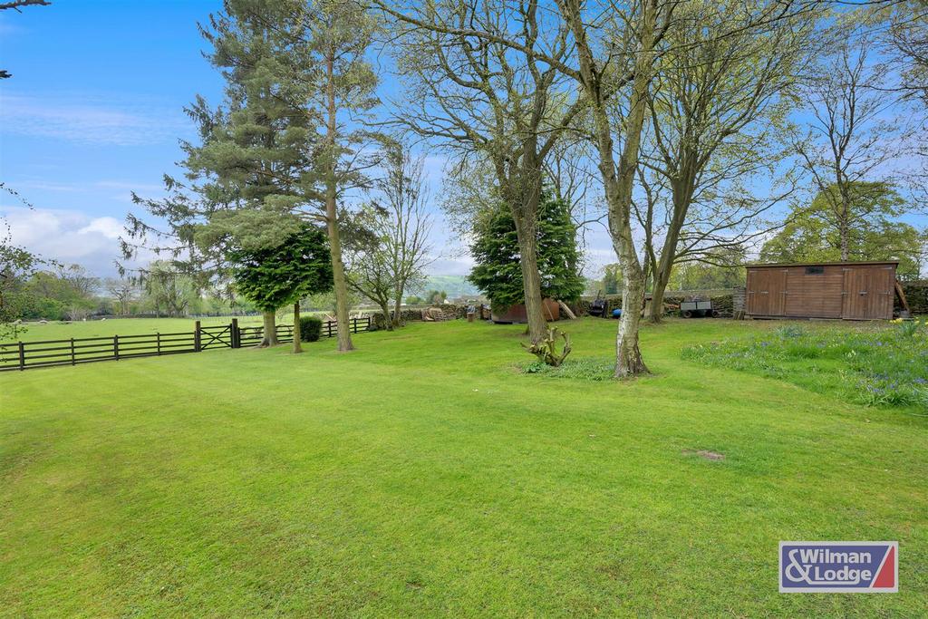 Four Bed Barn Conversion 37