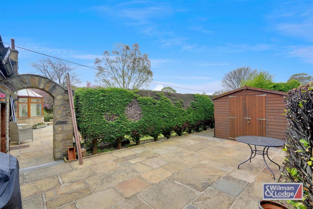 Four Bed Barn Conversion 38