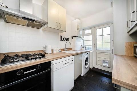 2 bedroom flat for sale, Park Road, Kingston Upon Thames KT1