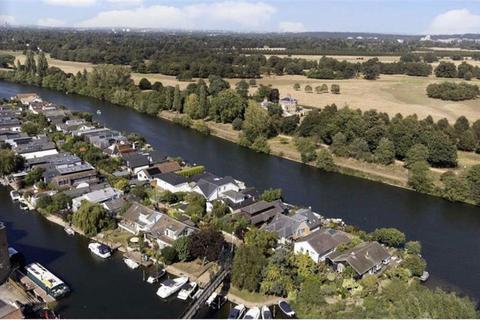 2 bedroom detached house for sale, The Island, Thames Ditton KT7