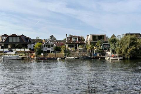 2 bedroom detached house for sale, The Island, Thames Ditton KT7
