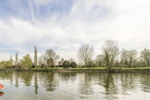 11 The Island, Thames Ditton, KT7 0SH