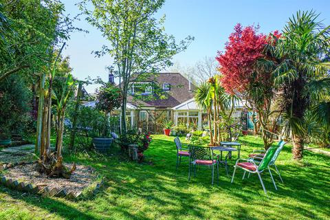 4 bedroom detached bungalow for sale, Mill Lane, Hastings