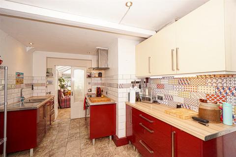 4 bedroom detached bungalow for sale, Mill Lane, Hastings
