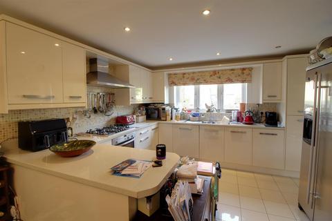 4 bedroom detached house for sale, Culver Street, Newent