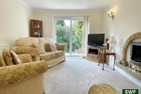 2 bedroom bungalow for sale, Finchdene Grove, Finchfield