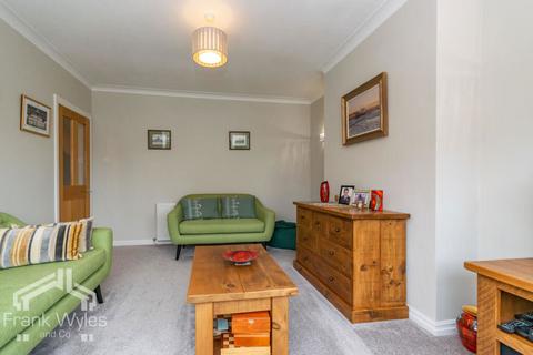 2 bedroom apartment for sale, Osborne Road, Lytham St. Annes, Lancashire, FY8 1HT