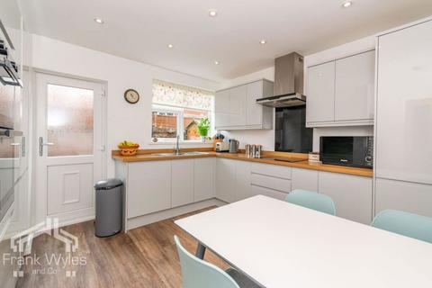 2 bedroom apartment for sale, Osborne Road, Lytham St. Annes, Lancashire, FY8 1HT