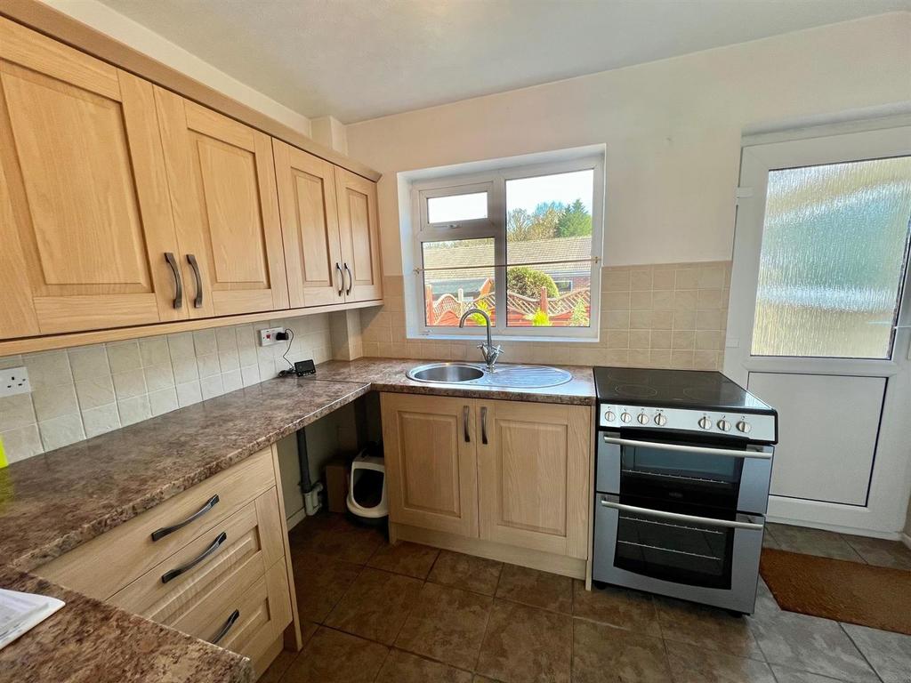 Kitchen3.jpg