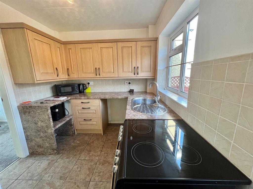 Kitchen2.jpg