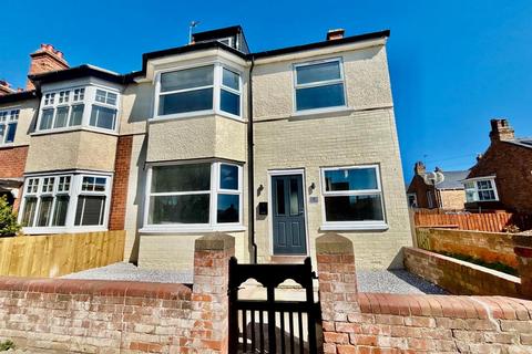 4 Esplanade, Hornsea, HU18 1NE