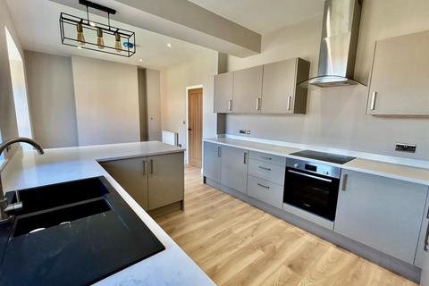 4 Esplanade, Hornsea, HU18 1NE
