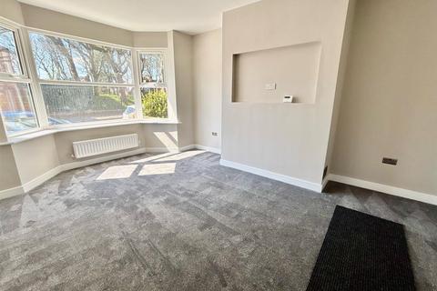 4 Esplanade, Hornsea, HU18 1NE