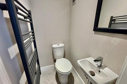 4 Esplanade, Hornsea, HU18 1NE