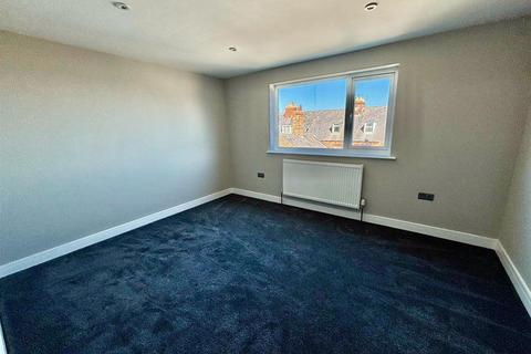 4 Esplanade, Hornsea, HU18 1NE