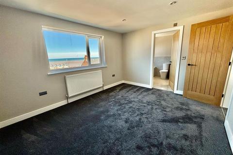 4 Esplanade, Hornsea, HU18 1NE