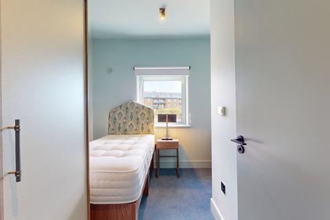 Studio to rent, Cheshire Street