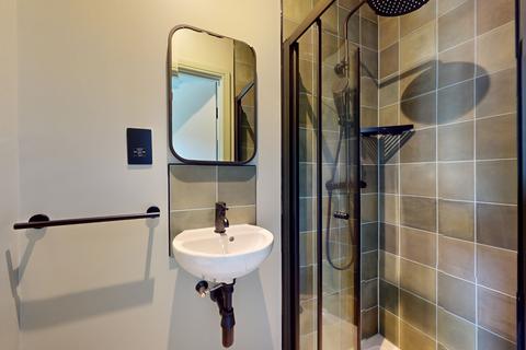Studio to rent, Cheshire Street