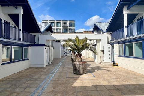 Studio to rent, Cheshire Street