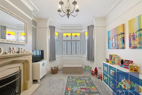 4 bedroom semi-detached house for sale, Carnarvon Road, Southport PR8