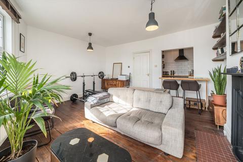 1 bedroom flat for sale, Oldhill Street, London N16