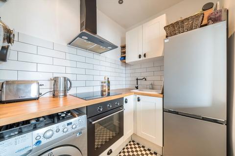 1 bedroom flat for sale, Oldhill Street, London N16