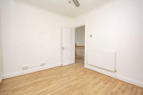 3 bedroom semi-detached house to rent, Riverdene, Edgware HA8