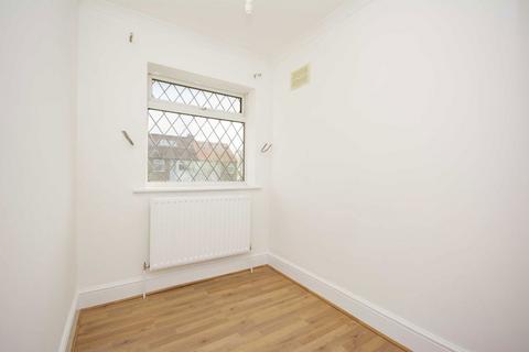 3 bedroom semi-detached house to rent, Riverdene, Edgware HA8