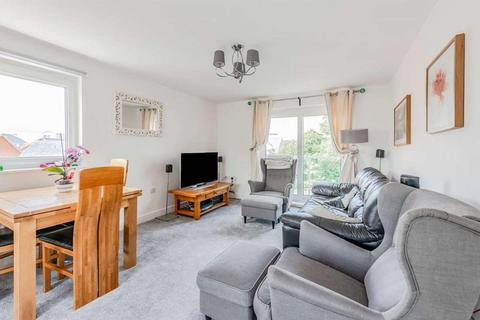 2 bedroom apartment for sale, Rubeck Close, Redhill, Surrey, RH1
