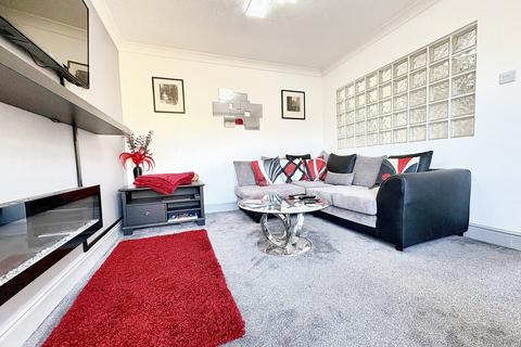 2 bedroom flat for sale, Ashley Cross