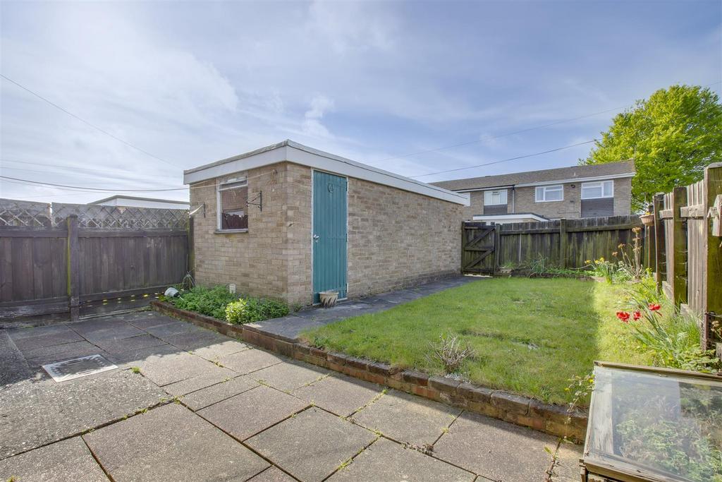 32 Ash Road, HP12 4 SW-7.jpg